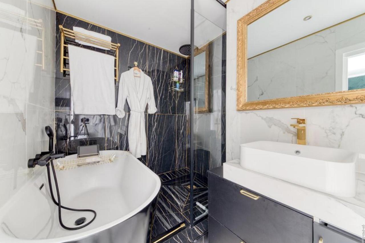 Luxury Maubourg - Vue Mer - Croisette 50M Plage - Clim - Terrasse Cannes Exteriör bild