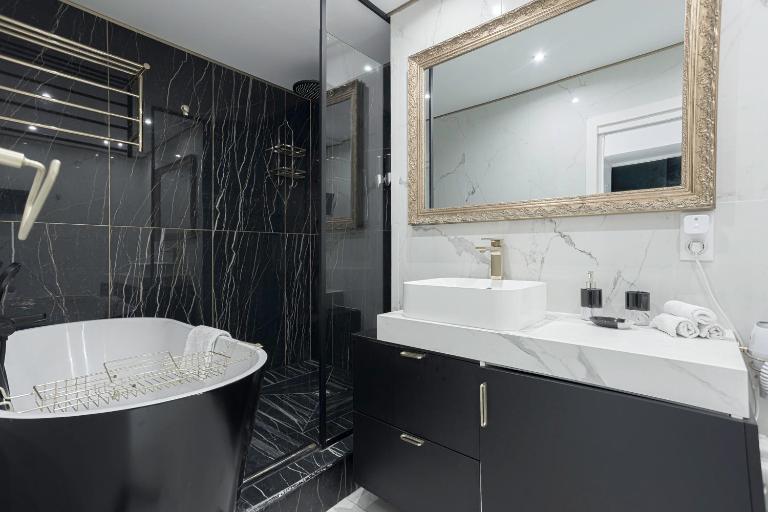 Luxury Maubourg - Vue Mer - Croisette 50M Plage - Clim - Terrasse Cannes Exteriör bild